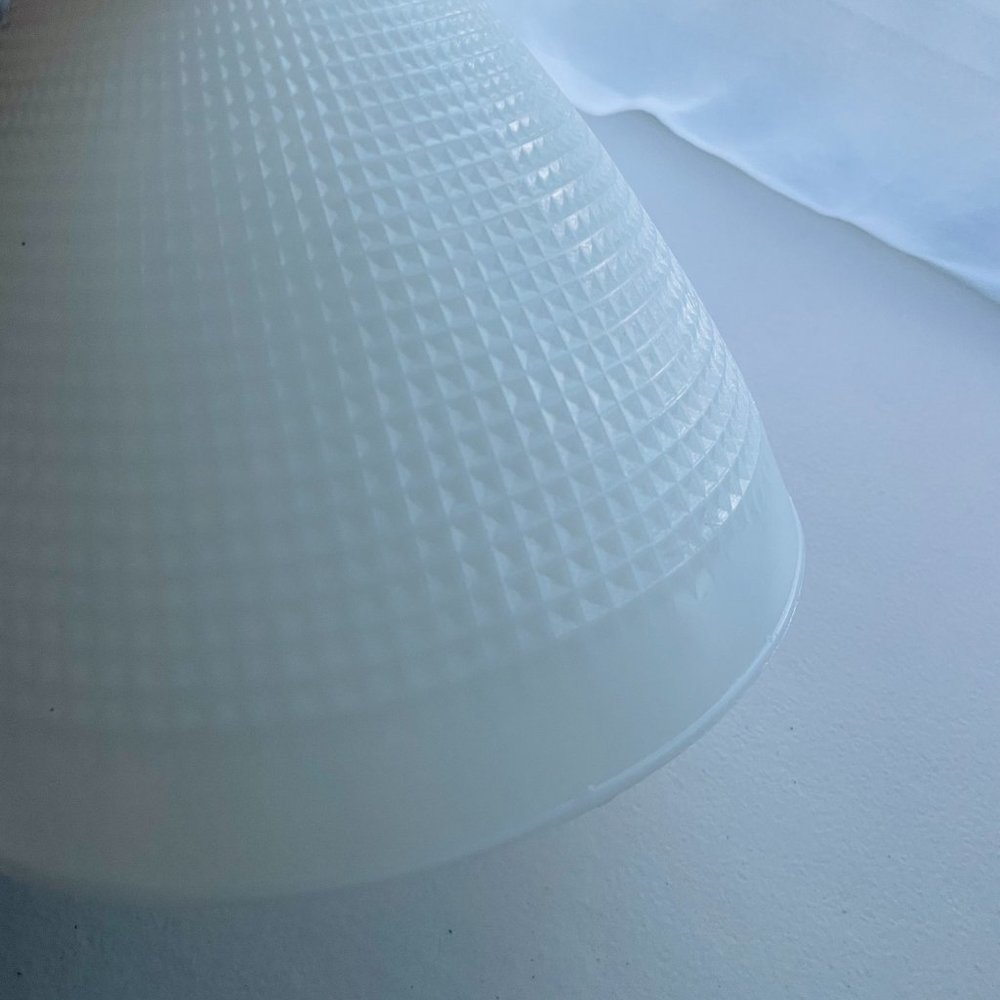Vintage 8" White Milk Glass Retro Diffuser Lamp Shade 2 ¼" Fitter like new - Picture 3 of 5